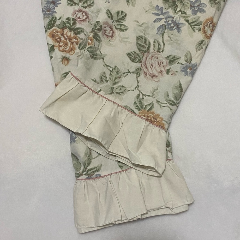 Two standard vintage pillow cases